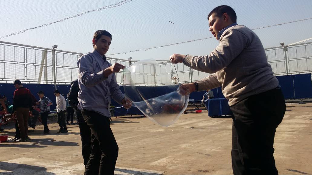 آزمایش ساخت حبابهای غولپیکر در کارسوق شیمی