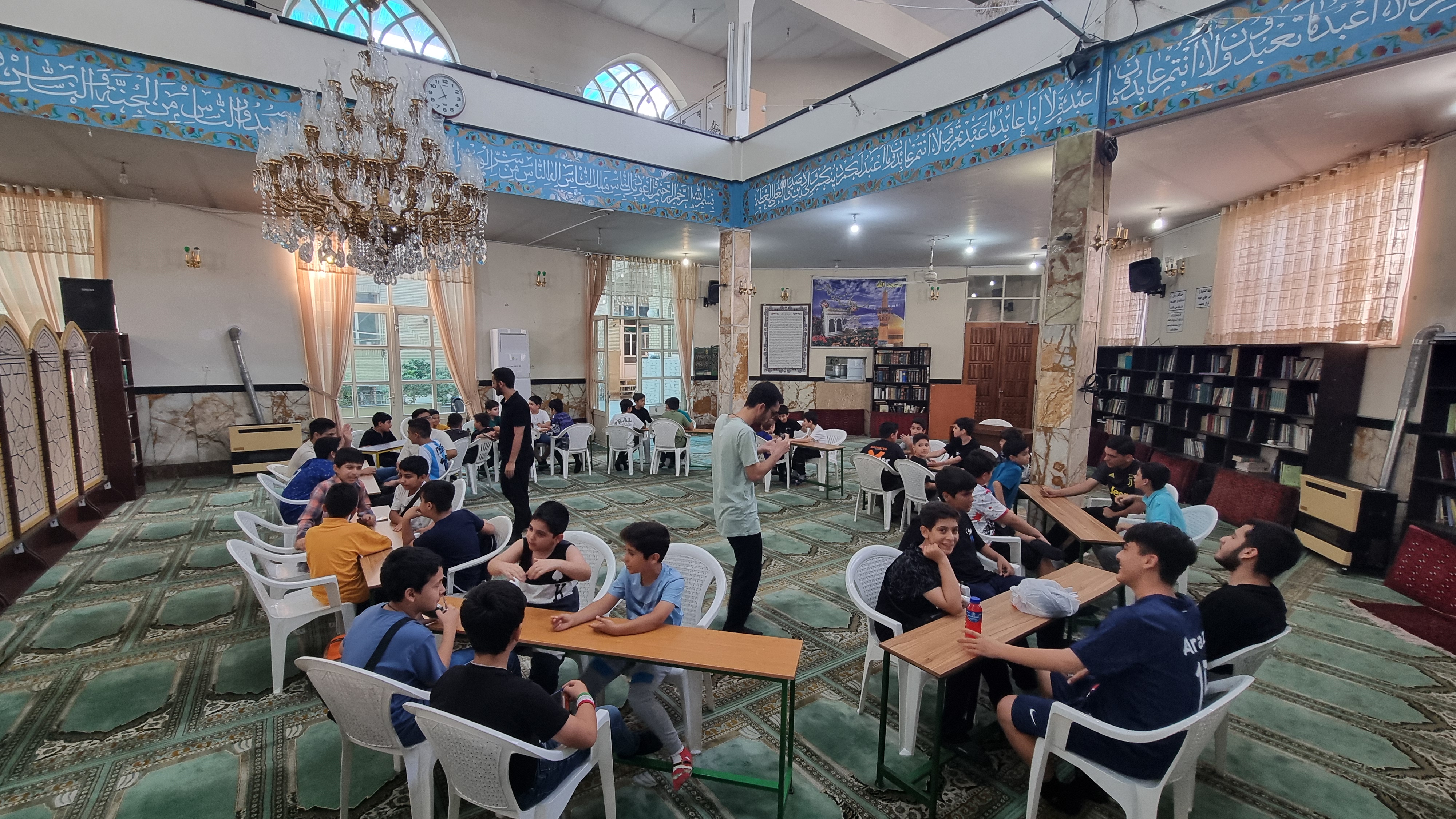 تیم کارسوق چی در جلسه ایدهپردازی اولیه