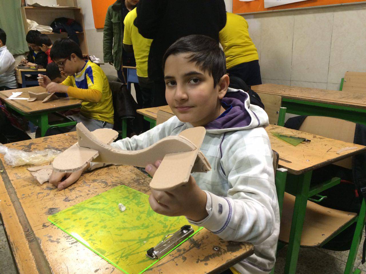 گلایدرهای رنگارنگ در آسمان - تصویر کوچک