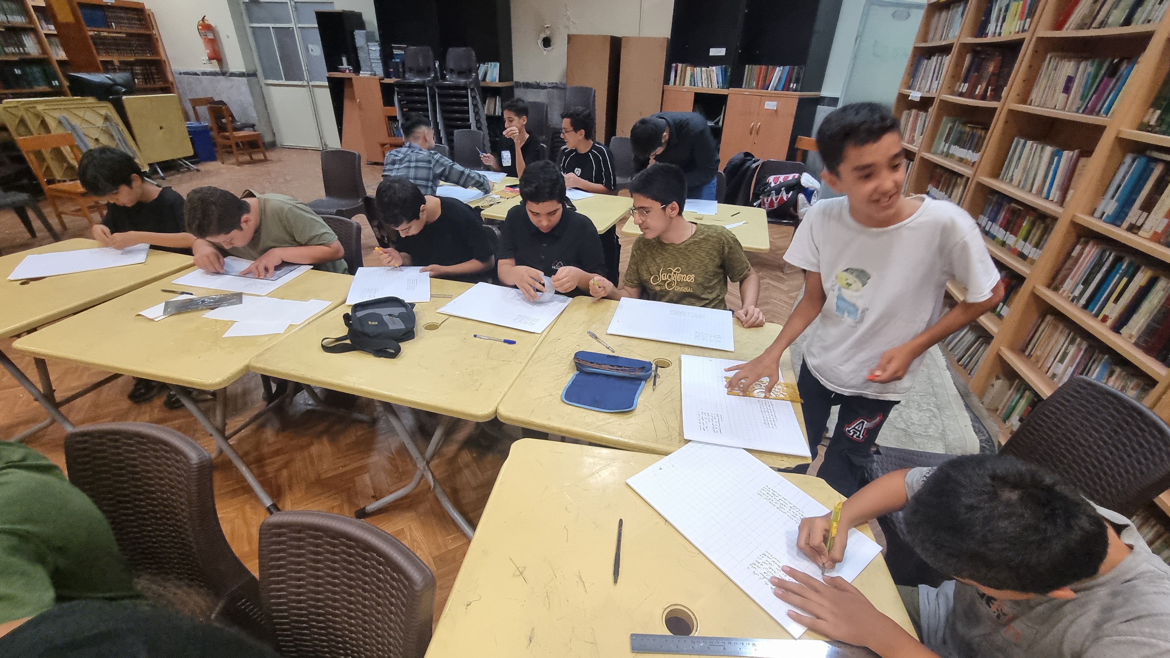 فعالیت کتابخوانی گروهی - تصویر کوچک